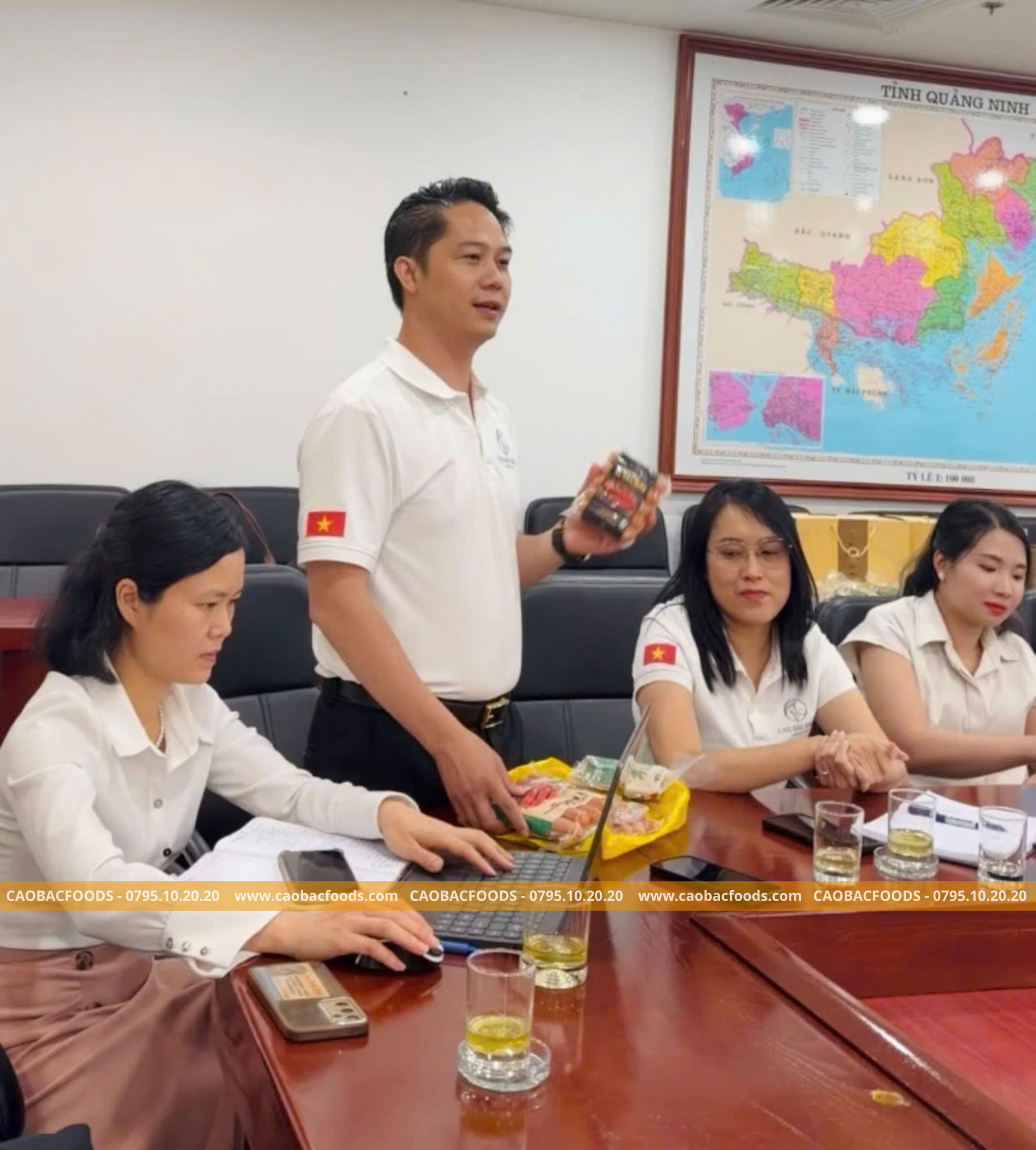 CEO Vũ Đình Thuyên chia sẻ tại Hội Nghị