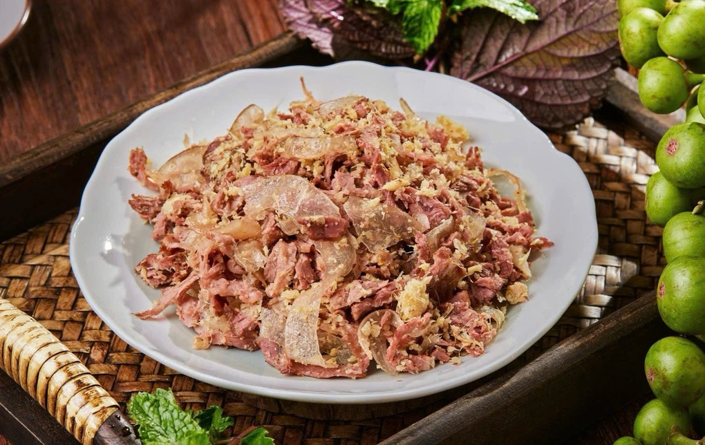 Nem ngựa làm quà
